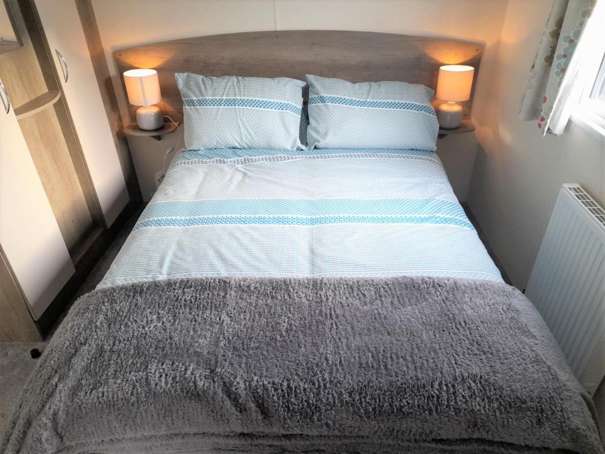 3 Bedroom Modern Caravan Sleeps Up To 8 Милом Экстерьер фото