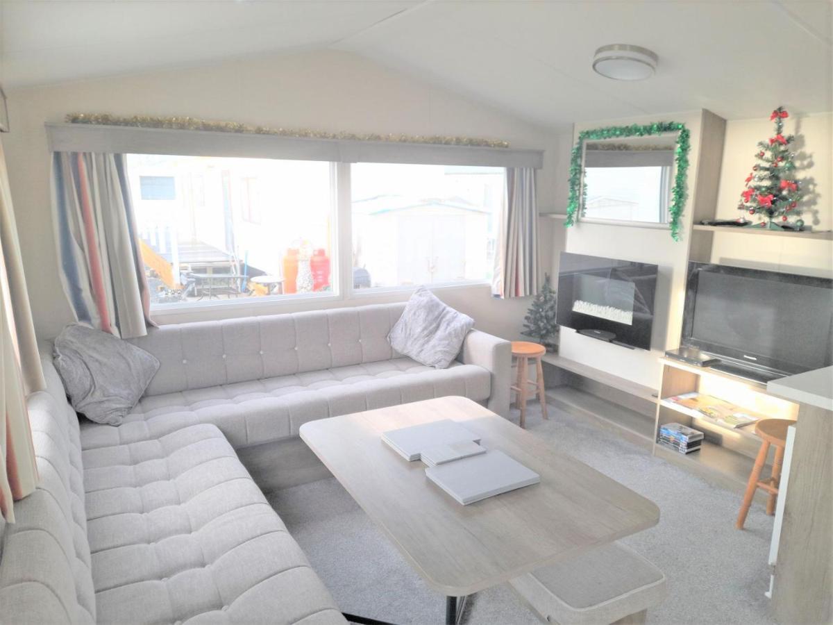 3 Bedroom Modern Caravan Sleeps Up To 8 Милом Экстерьер фото